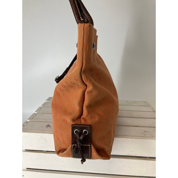 DOONEY & BOURKE VINTAGE LARGE CANVAS SIGNATURE SHOULDER BAG - Picture 6 of 16